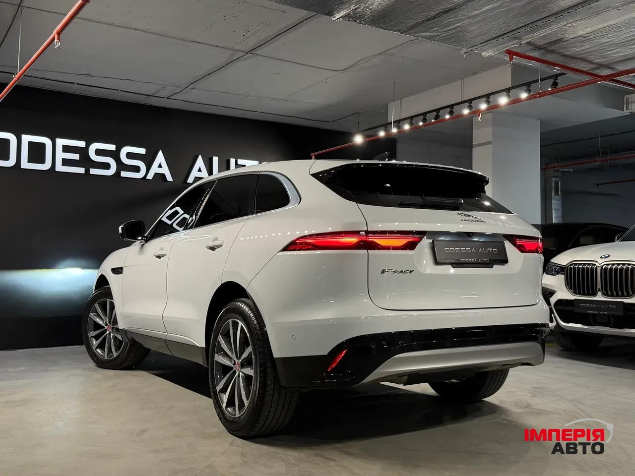 Jaguar F-Pace - фото 11