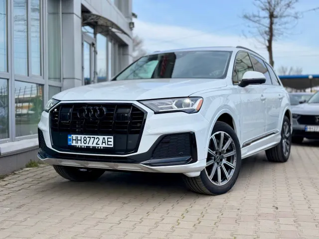 Audi Q7 - фото 1