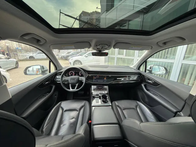 Audi Q7 - фото 3