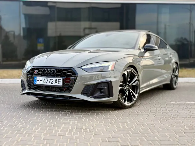 Audi S5 - фото 1