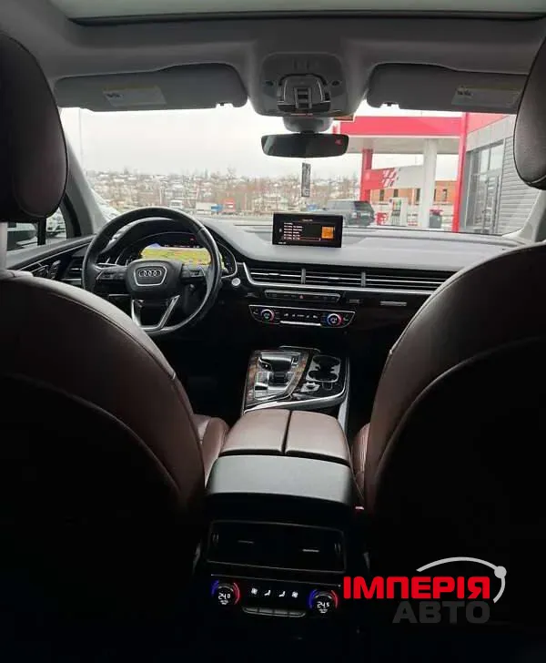Audi Q7 - фото 6