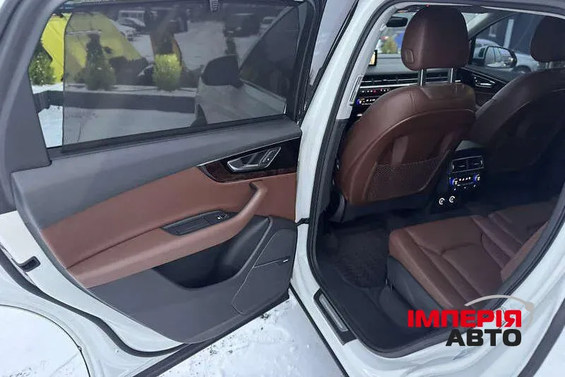 Audi Q7 - фото 12