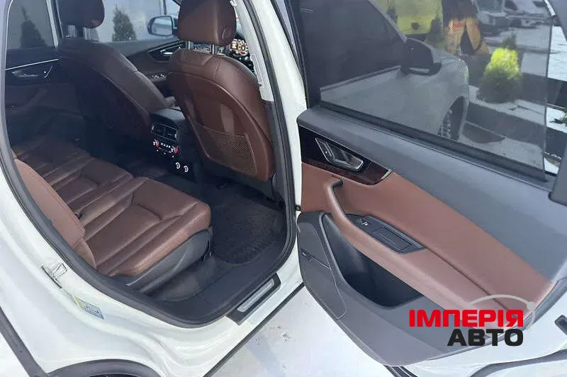 Audi Q7 - фото 8