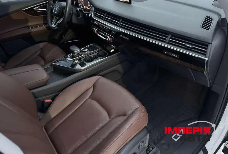 Audi Q7 - фото 9