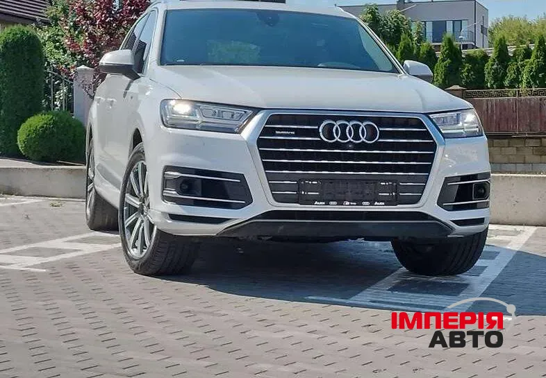 Audi Q7 - фото 1