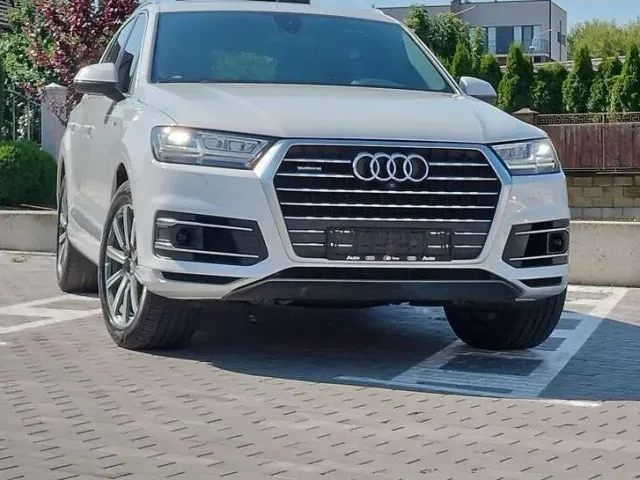 Audi Q7 - фото 1