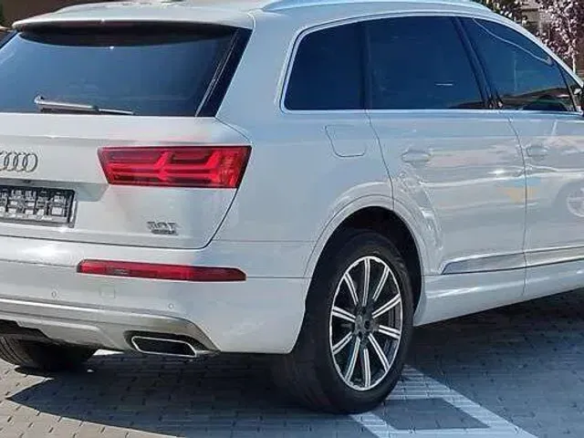 Audi Q7 - фото 4