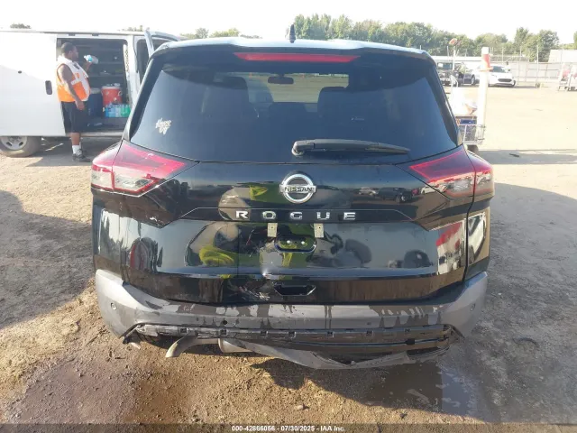 Nissan Rogue - фото 5