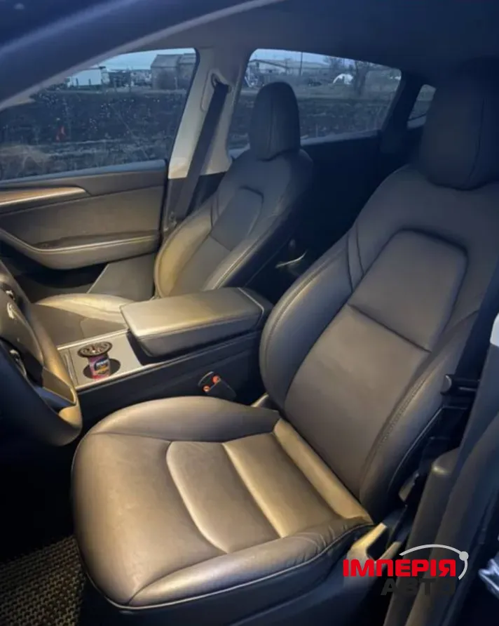 Tesla Model Y - фото 6