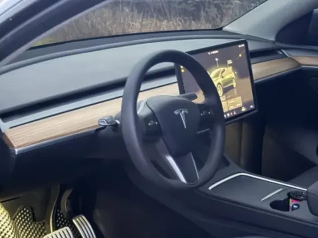 Tesla Model Y - фото 5