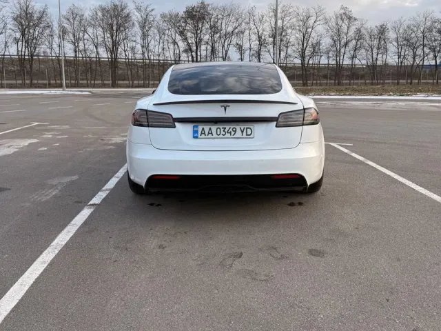 Tesla Model S - фото 4
