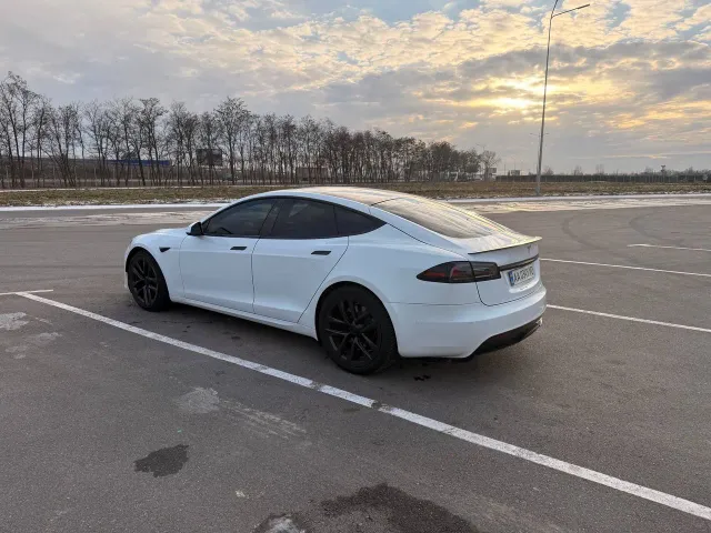 Tesla Model S - фото 3