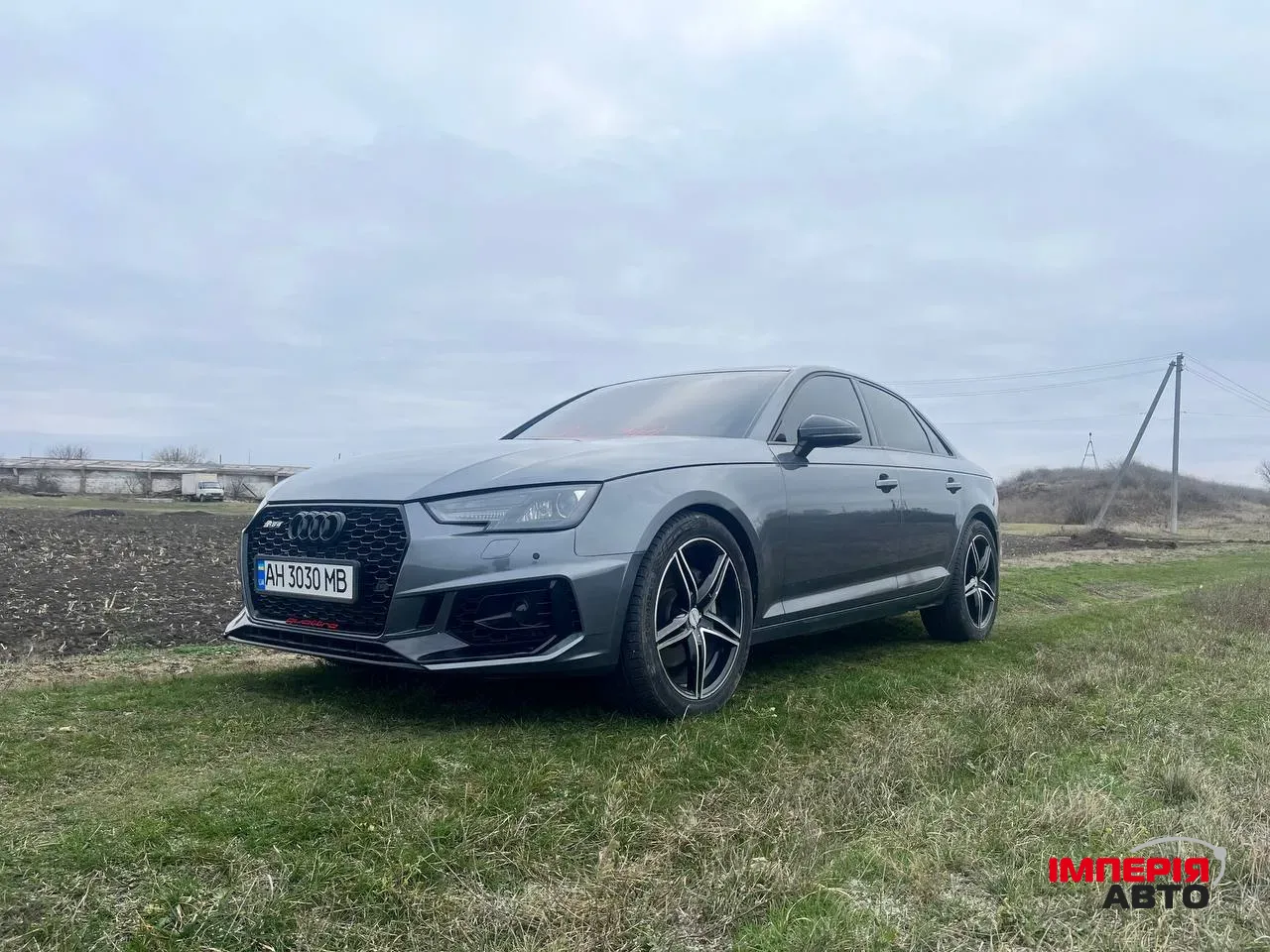 Audi A4 - фото 5