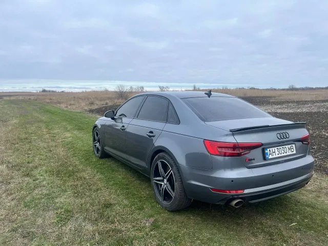 Audi A4 - фото 3