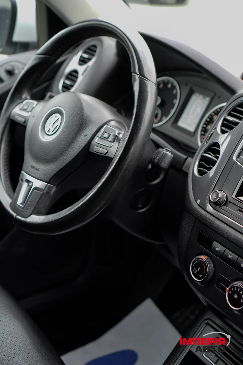Volkswagen Tiguan - фото 8