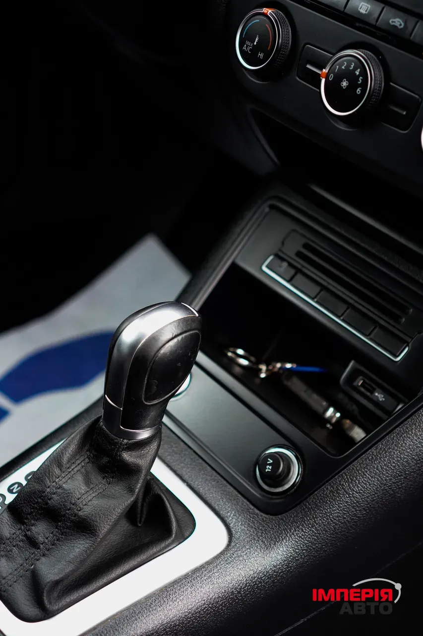 Volkswagen Tiguan - фото 10