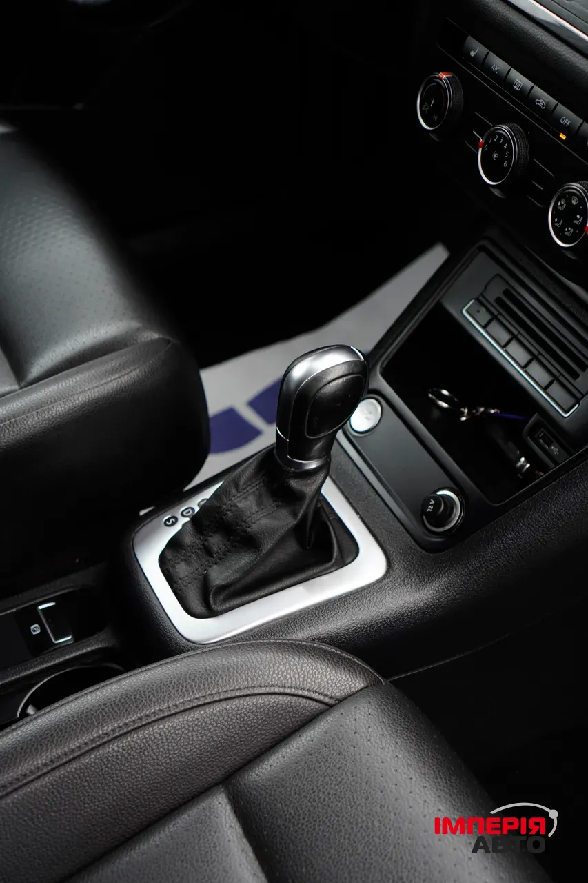 Volkswagen Tiguan - фото 6