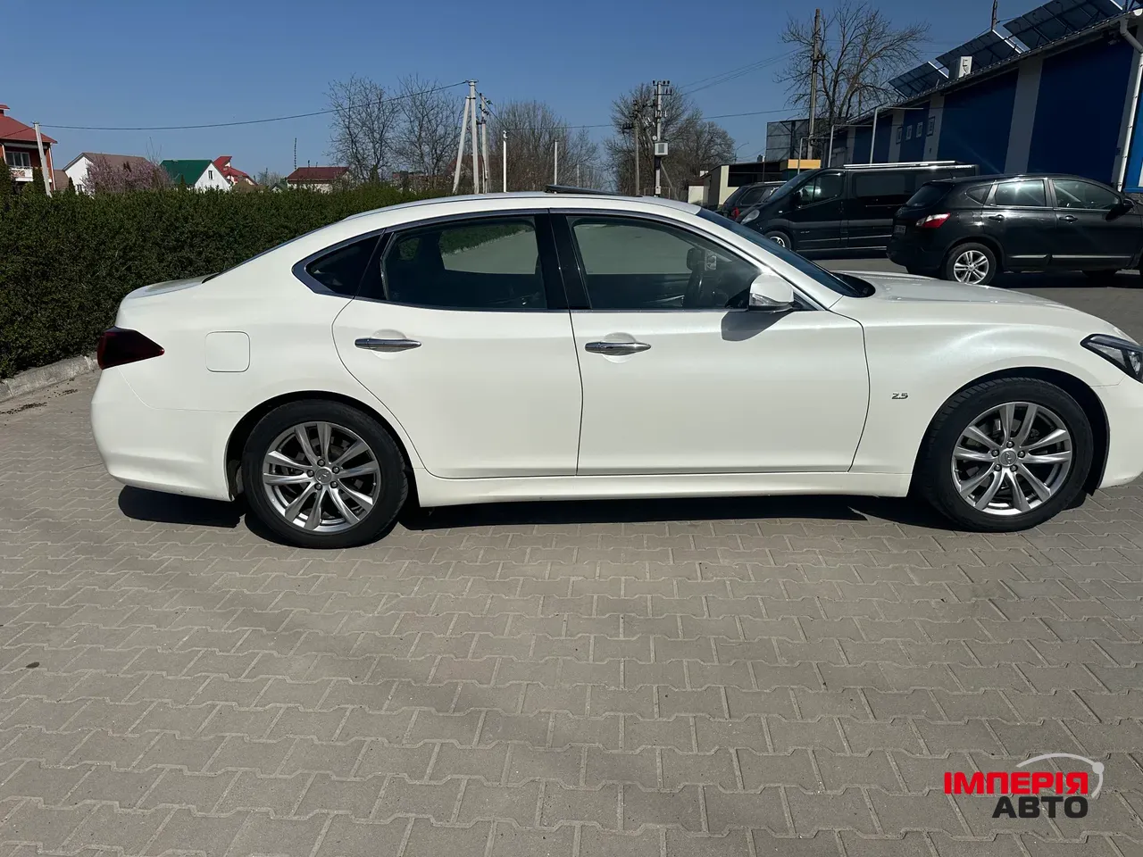 Infiniti Q70 - фото 2