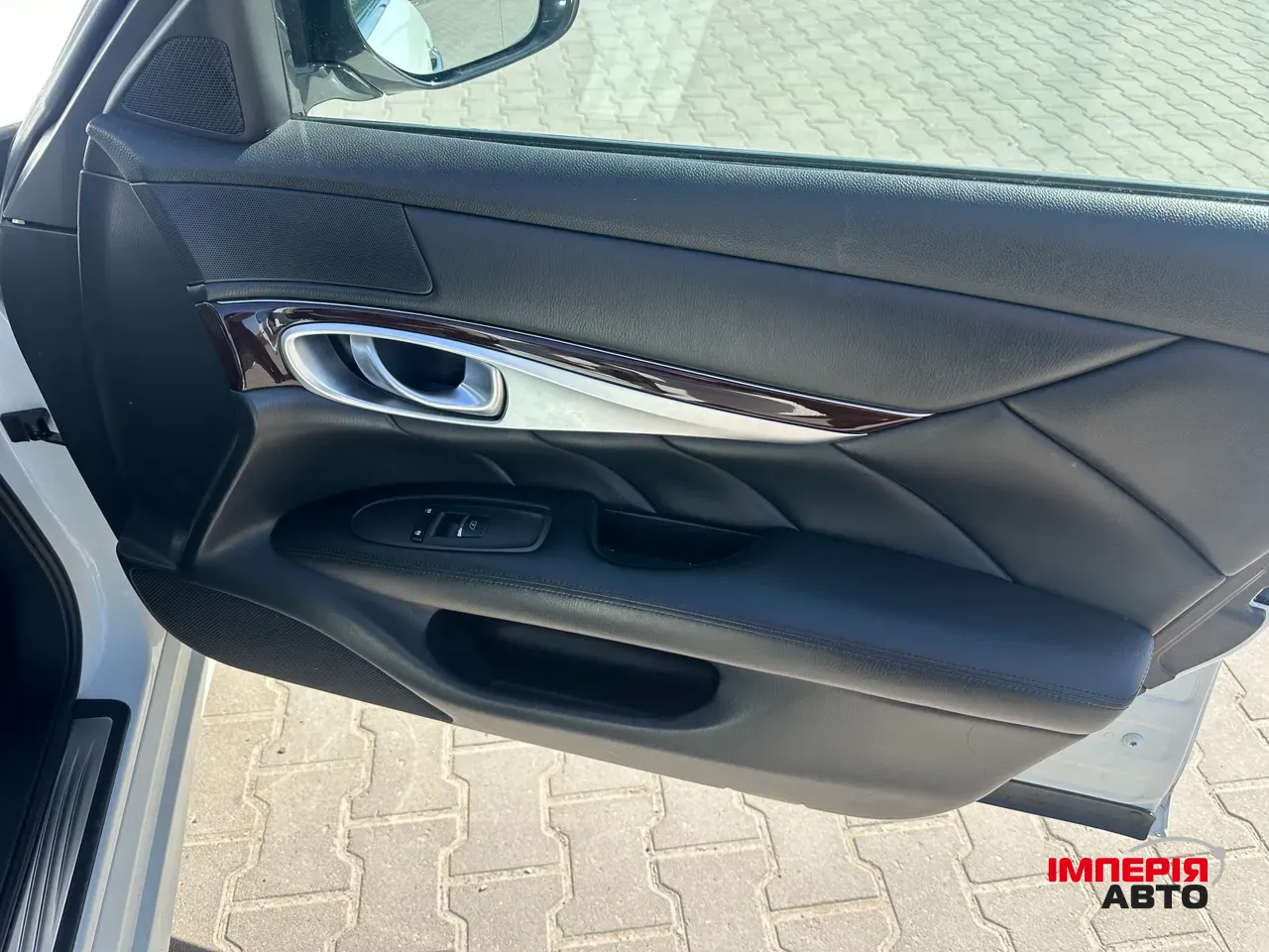 Infiniti Q70 - фото 5