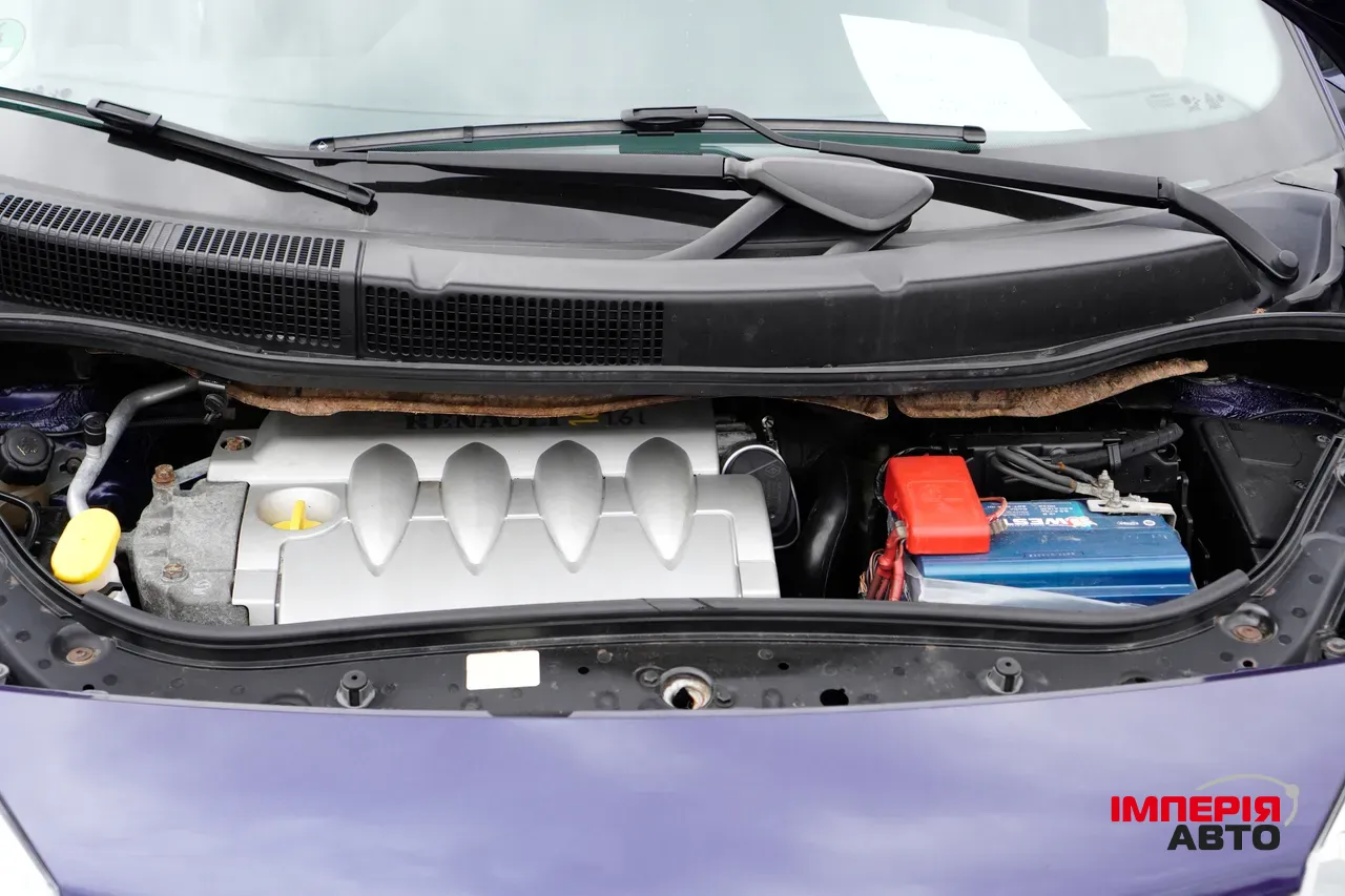 Renault Scenic - фото 11