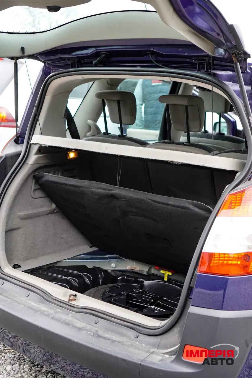 Renault Scenic - фото 12