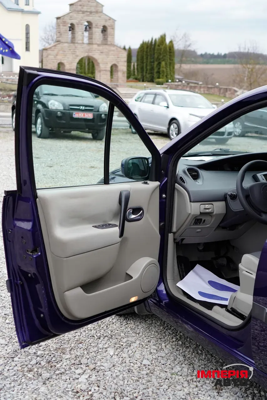 Renault Scenic - фото 7