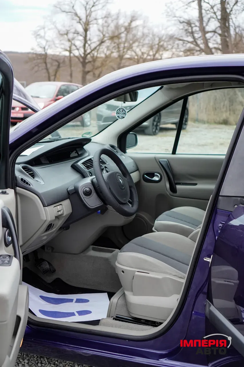 Renault Scenic - фото 10