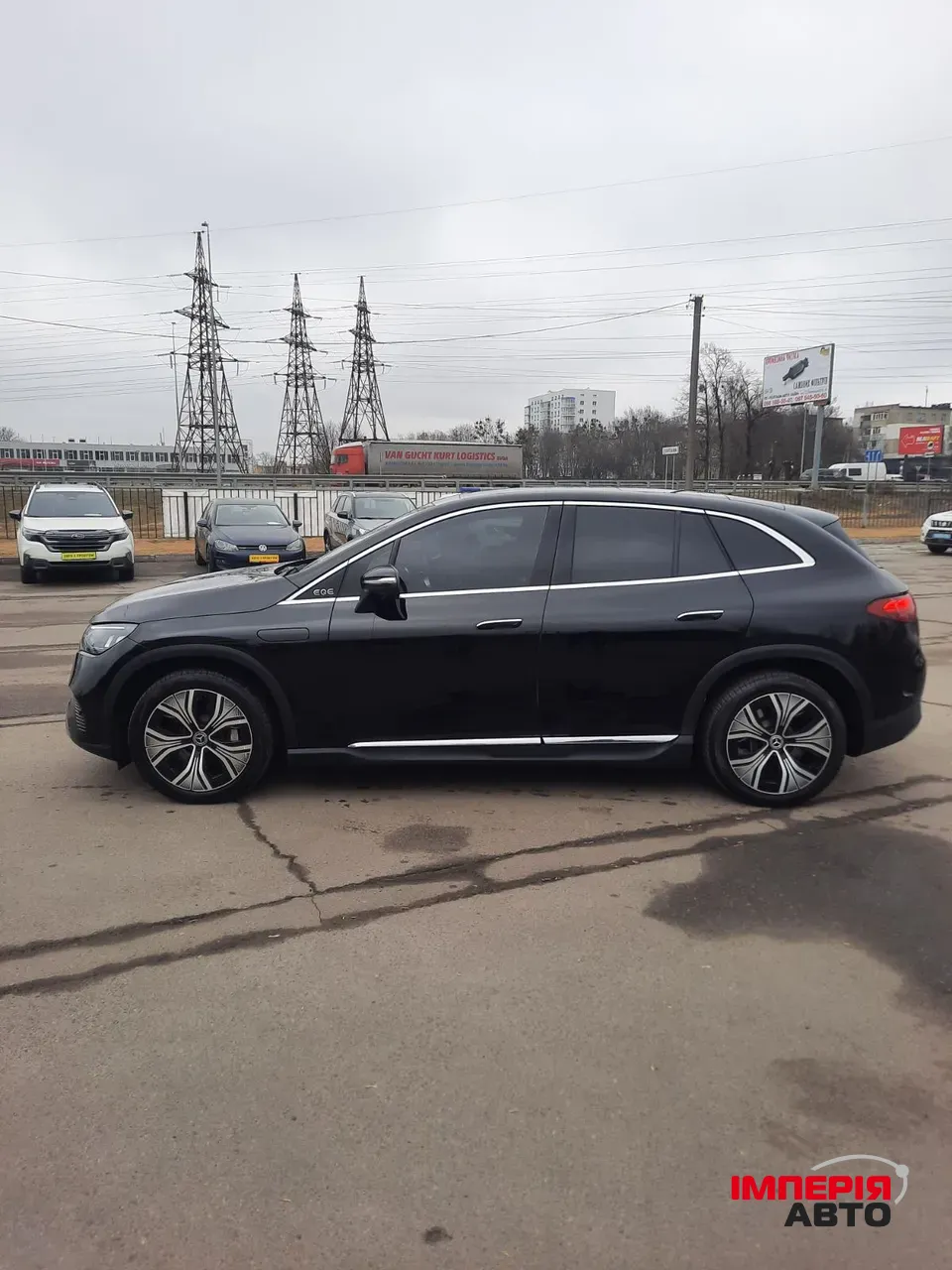 Mercedes-Benz EQE SUV - фото 3