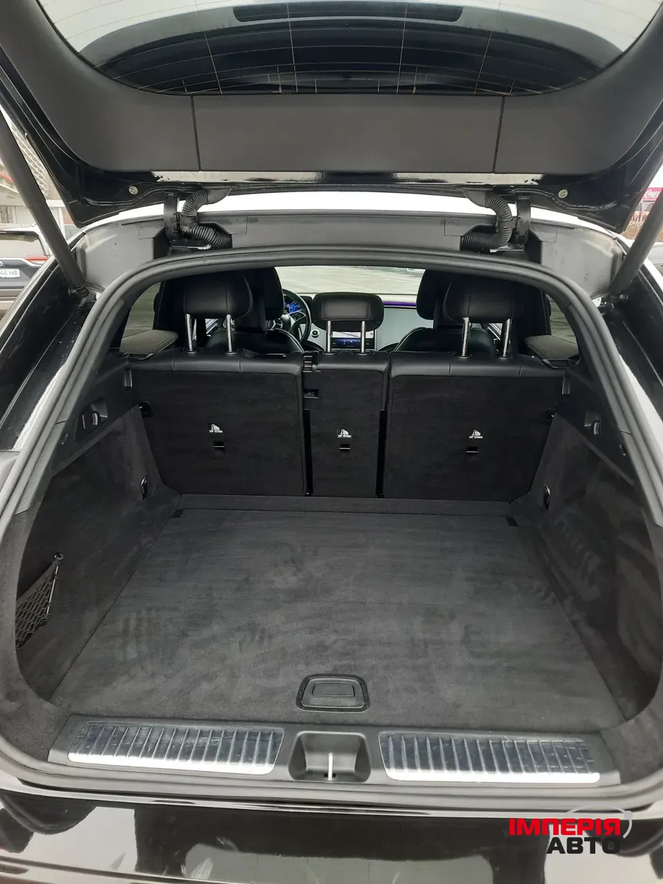 Mercedes-Benz EQE SUV - фото 8