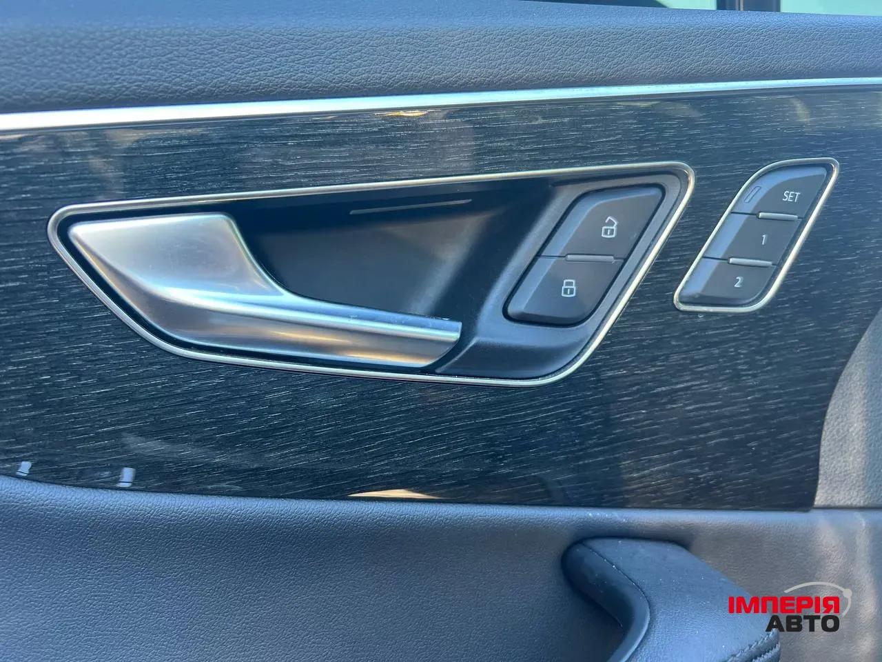 Audi Q7 - фото 22