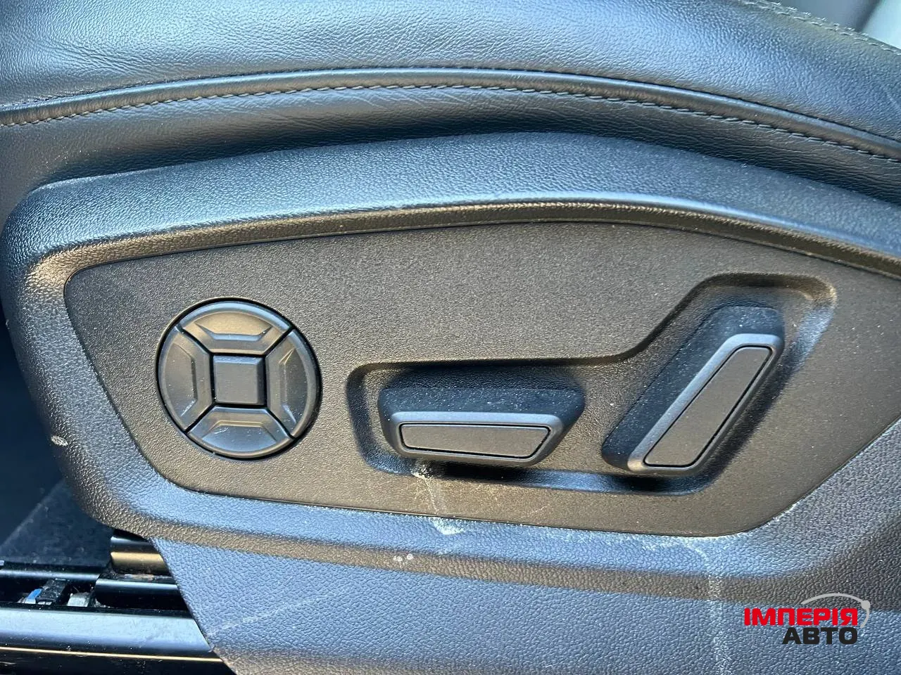 Audi Q7 - фото 20