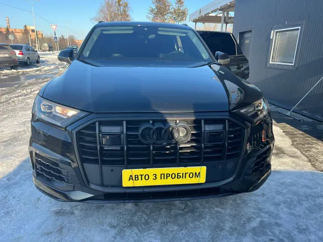 Audi Q7 - фото 1
