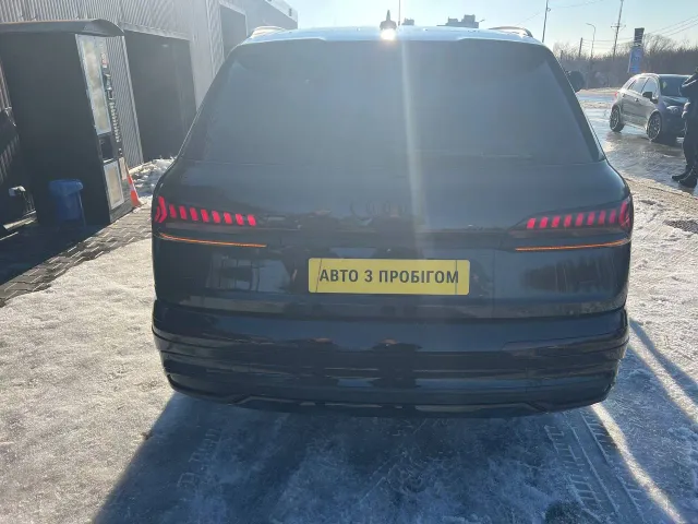 Audi Q7 - фото 3