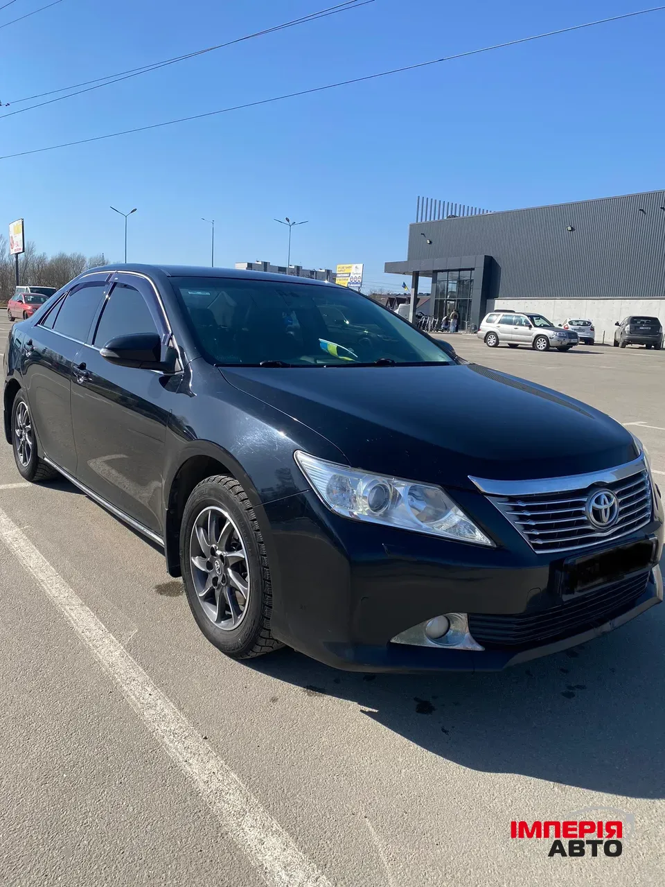 Toyota Camry - фото 1