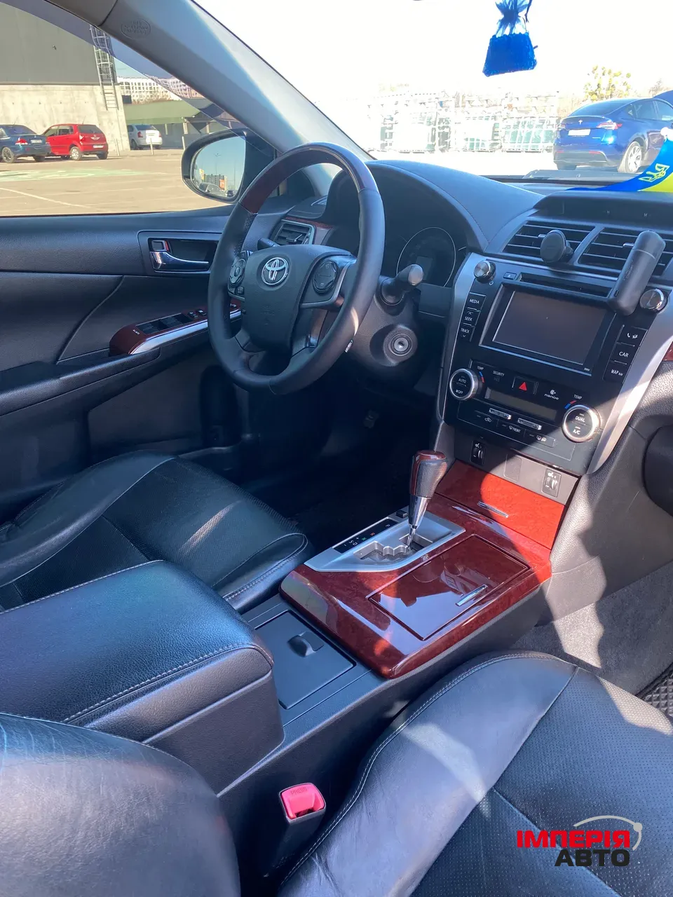 Toyota Camry - фото 4