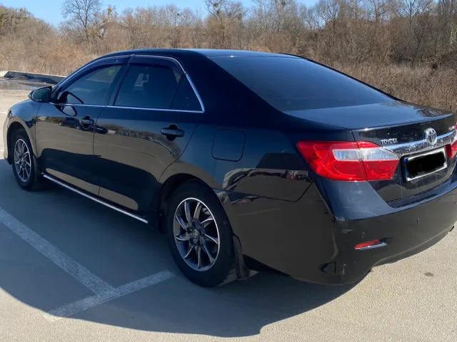 Toyota Camry - фото 2