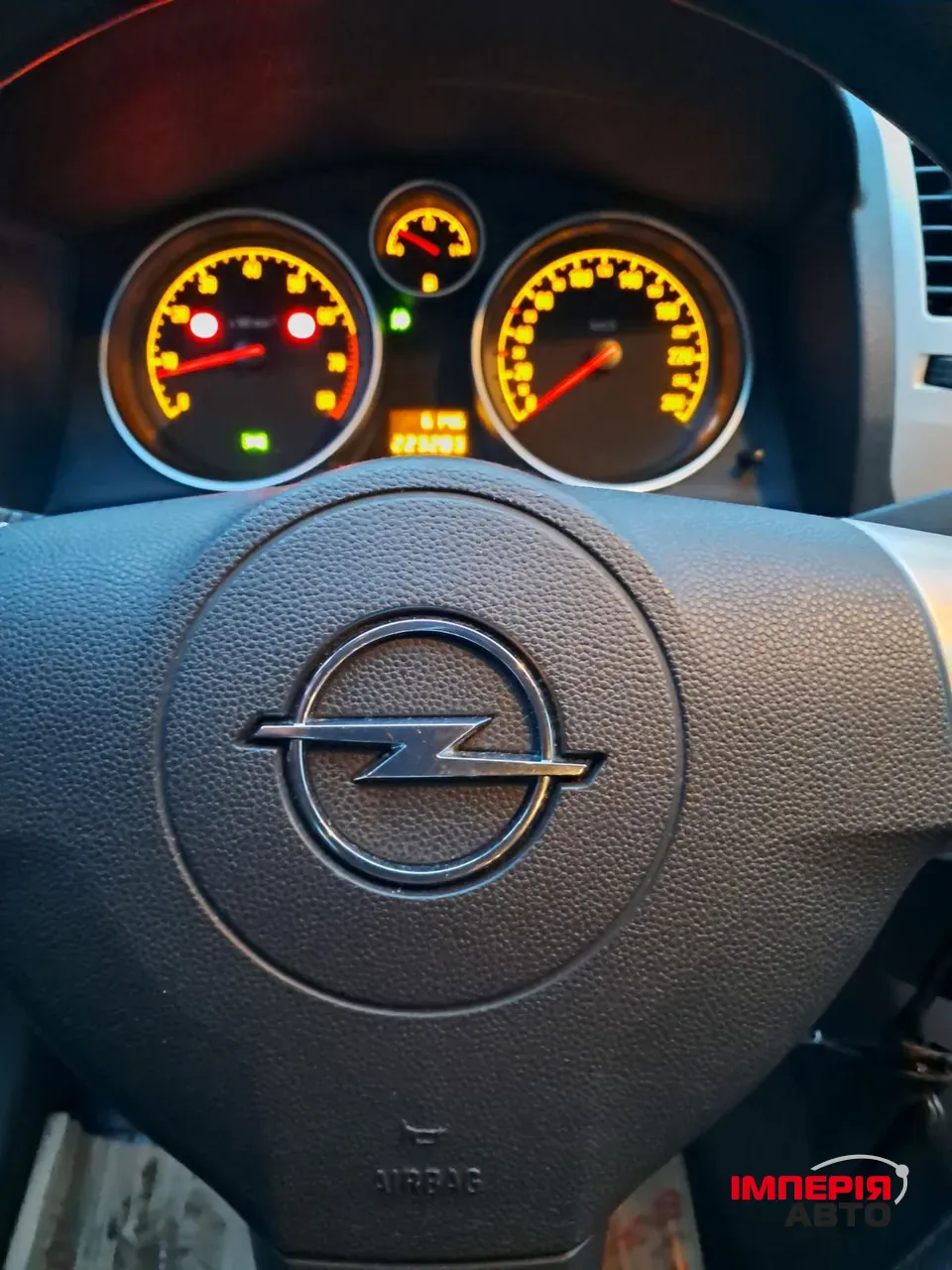 Opel Zafira - фото 12