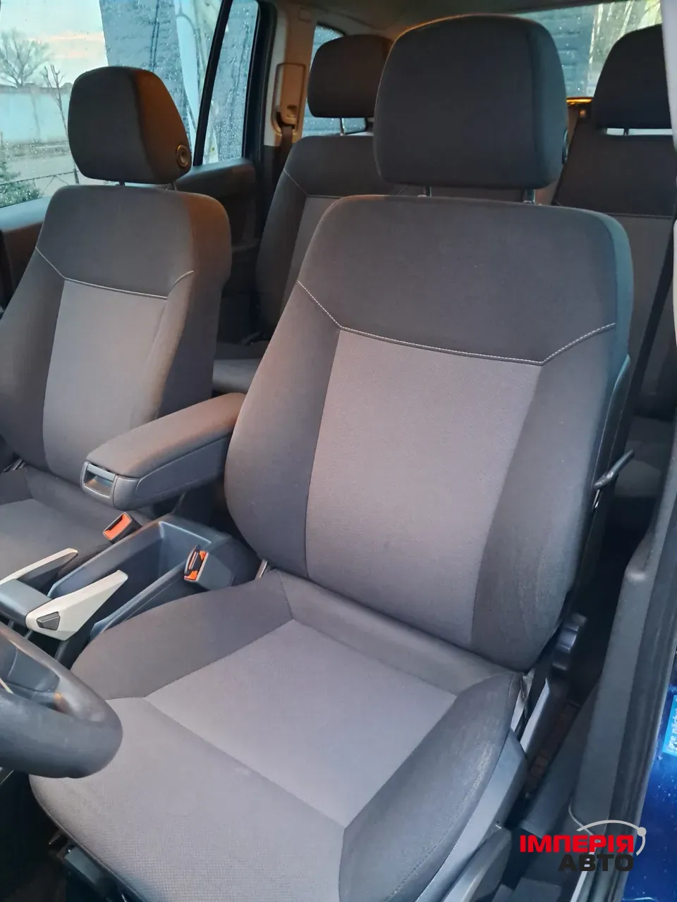 Opel Zafira - фото 16