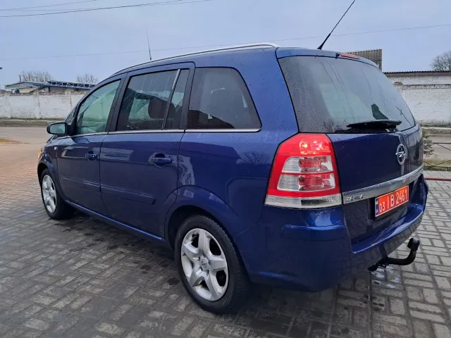 Opel Zafira - фото 5
