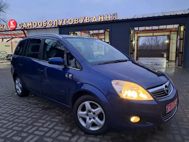 Opel Zafira - фото 4