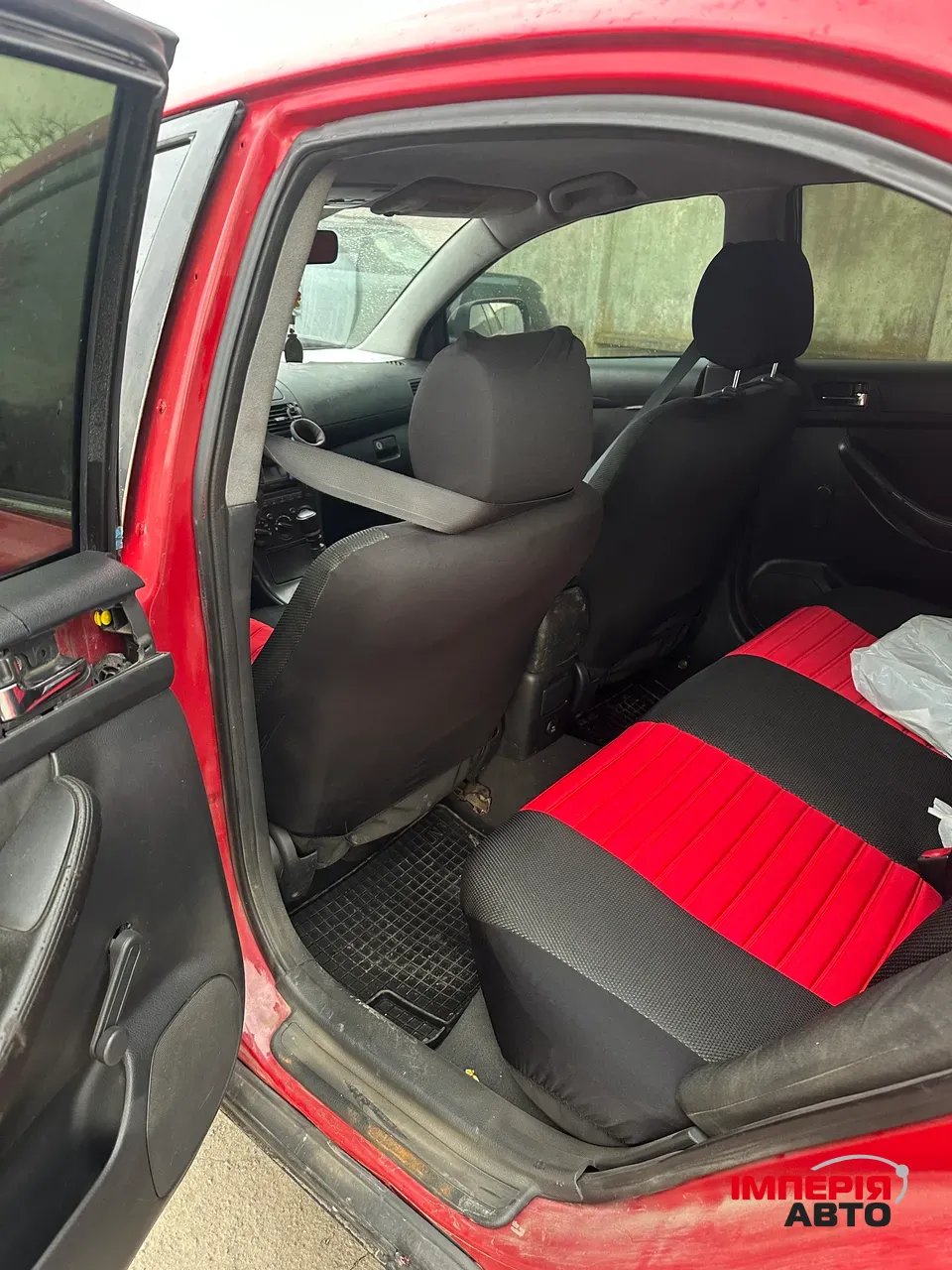 Toyota Avensis - фото 6