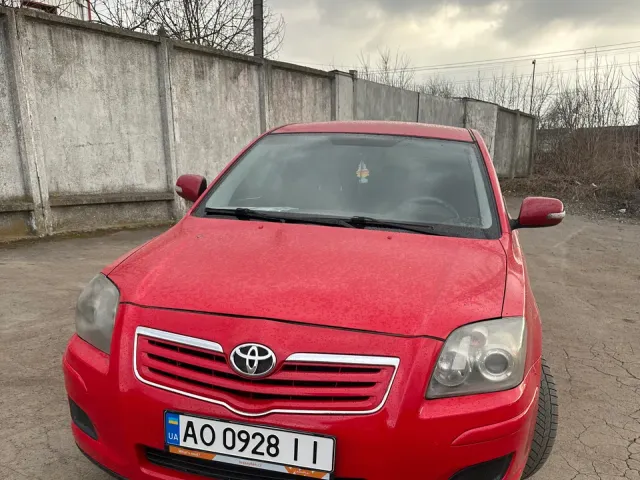 Toyota Avensis - фото 1