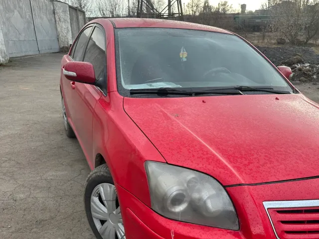 Toyota Avensis - фото 3