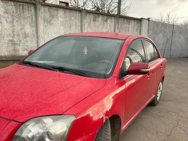 Toyota Avensis - фото 2