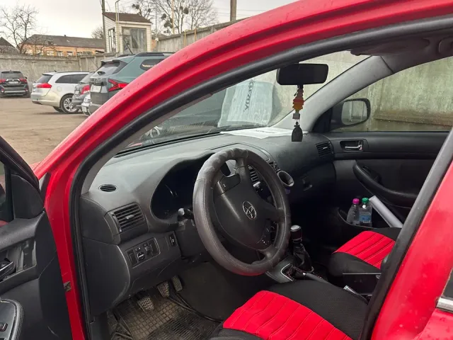 Toyota Avensis - фото 5