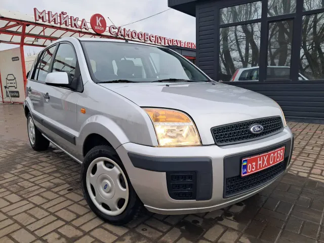 Ford Fusion - фото 2