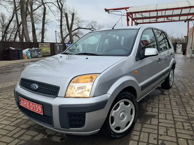 Ford Fusion - фото 4