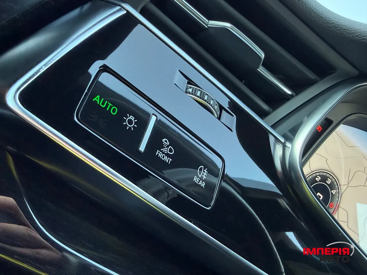 Audi Q8 - фото 42