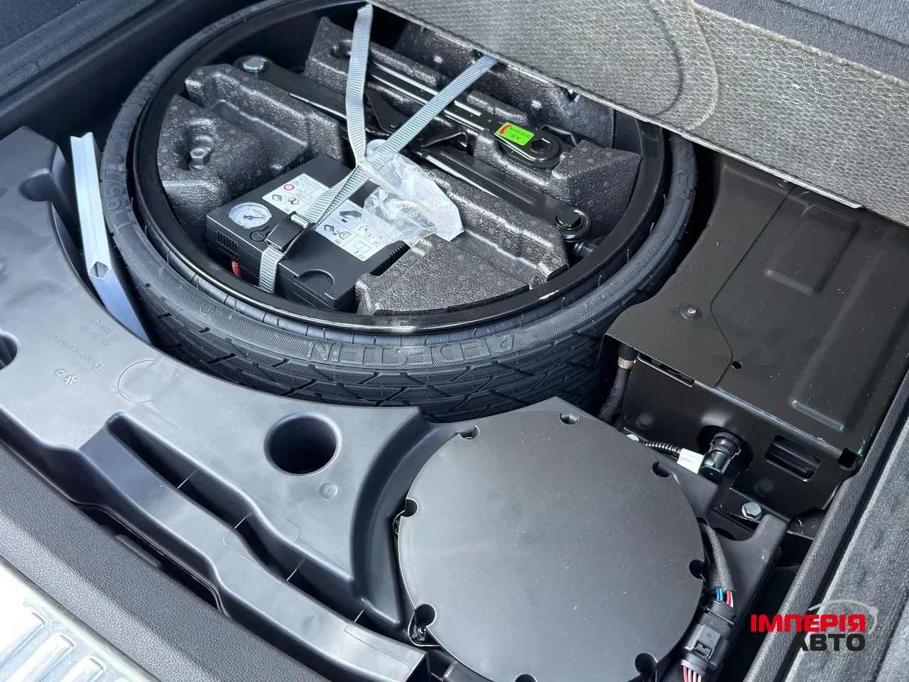 Audi Q8 - фото 37