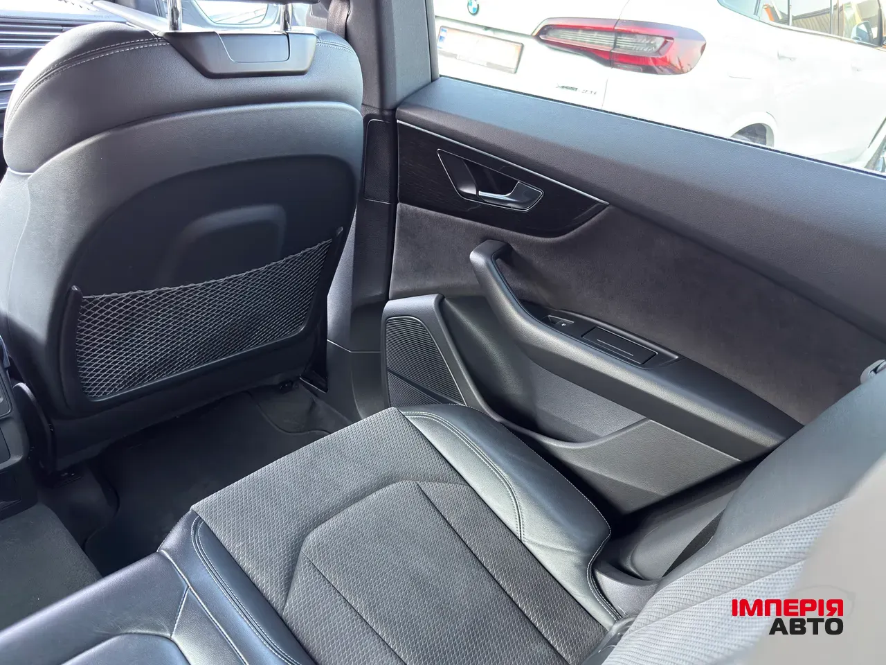 Audi Q8 - фото 31